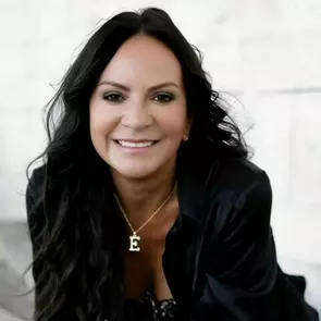Elizabeth Gregg, Playa Del Carmen, Real Estate Agent
